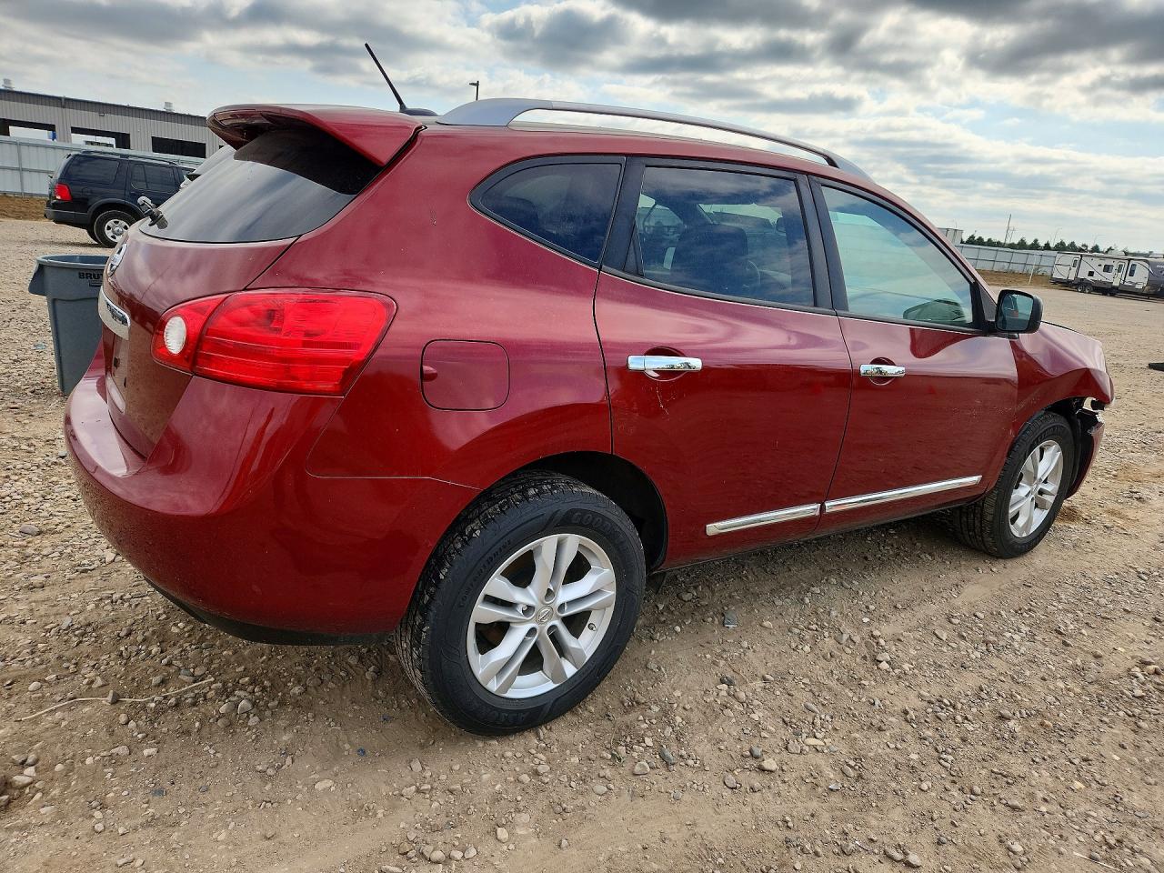 JN8AS5MT1FW650515 · 2015 NISSAN ROGUE SELECT · 3/13