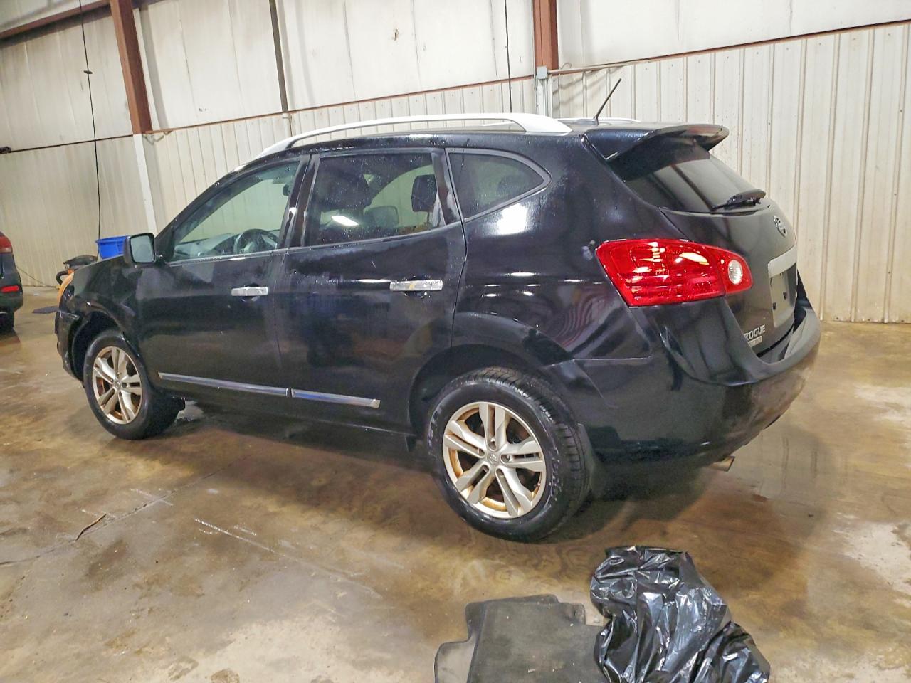 JN8AS5MVXFW260479 · 2015 NISSAN ROGUE SELECT · 2/13