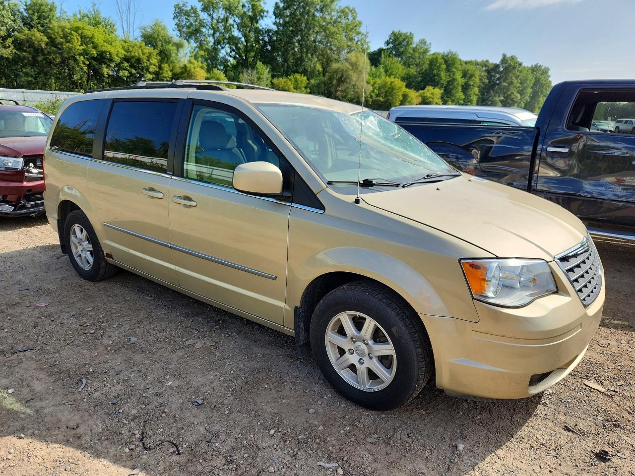 2A4RR5D17AR380808 · 2010 CHRYSLER TOWN & COUNTRY · 4/13
