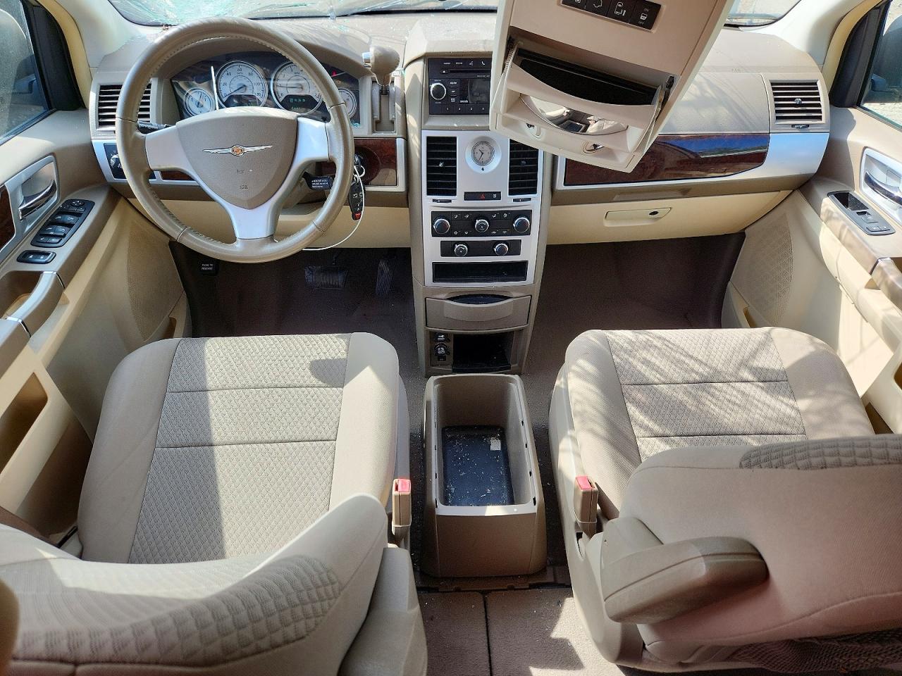 2A4RR5D17AR380808 · 2010 CHRYSLER TOWN & COUNTRY · 8/13