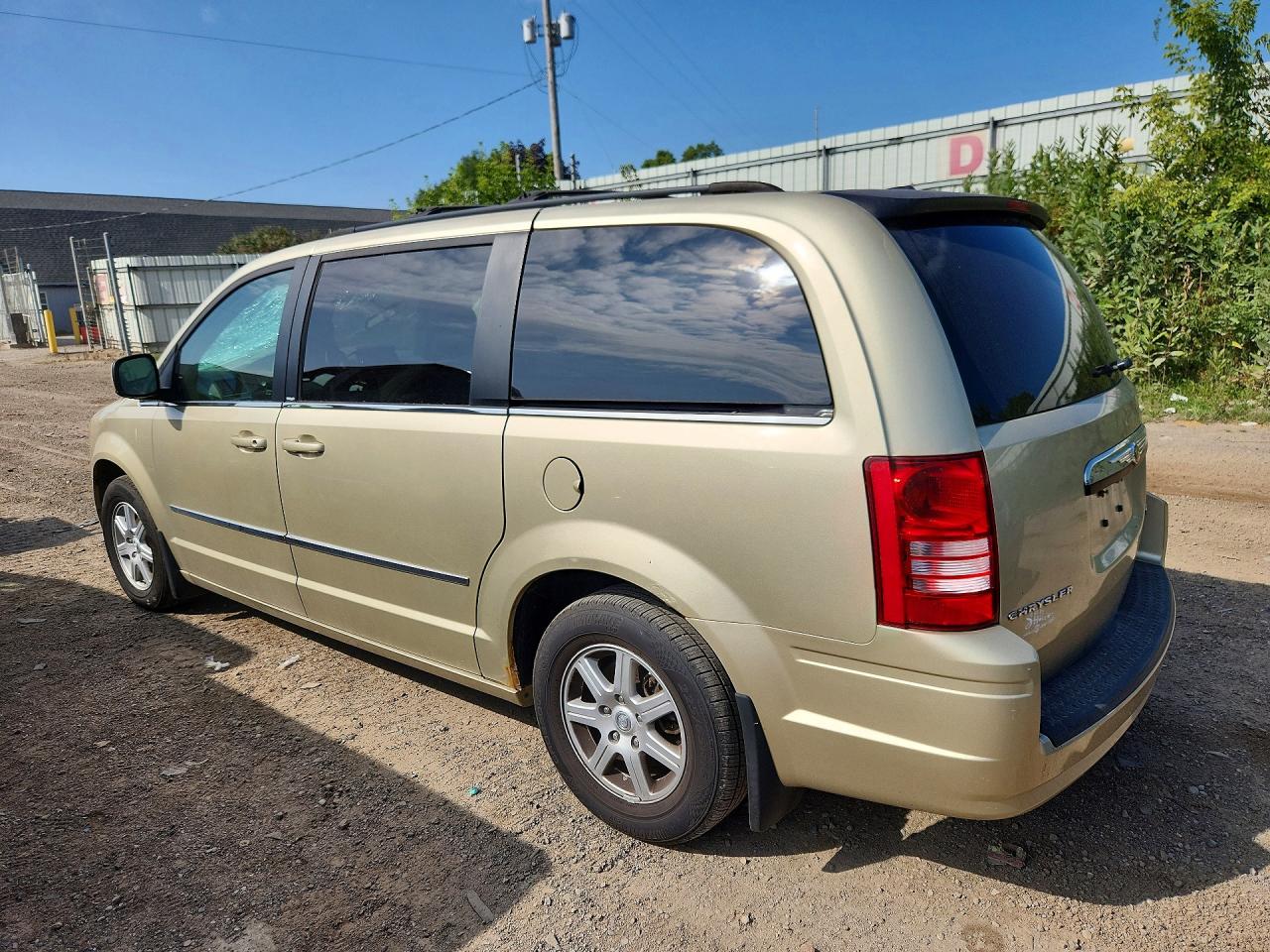 2A4RR5D17AR380808 · 2010 CHRYSLER TOWN & COUNTRY · 2/13
