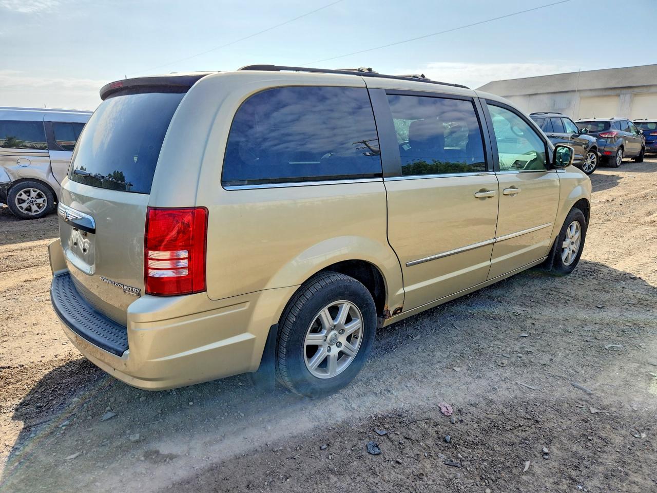 2A4RR5D17AR380808 · 2010 CHRYSLER TOWN & COUNTRY · 3/13