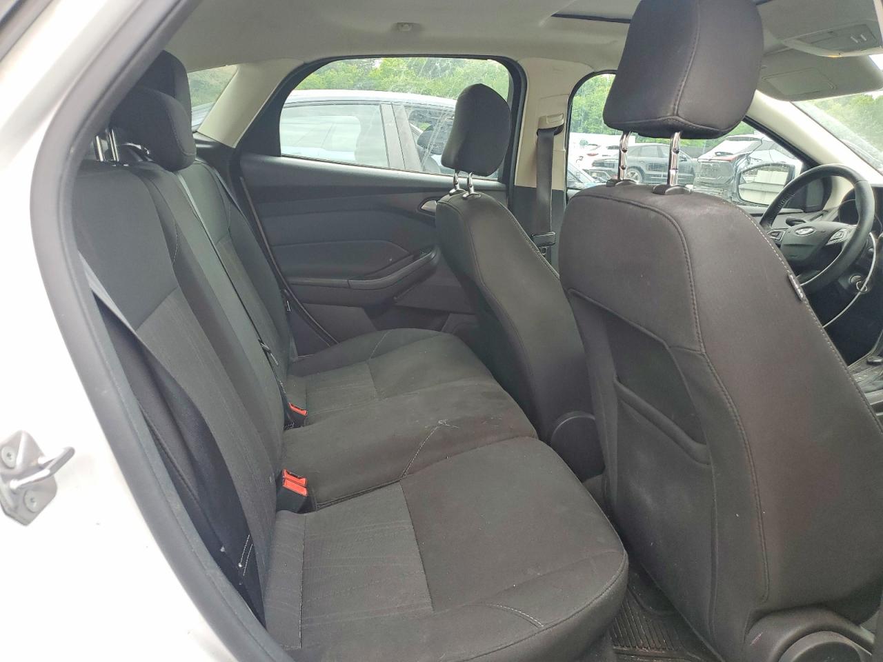 1FADP3M28HL330477 · 2017 FORD FOCUS · 10/12
