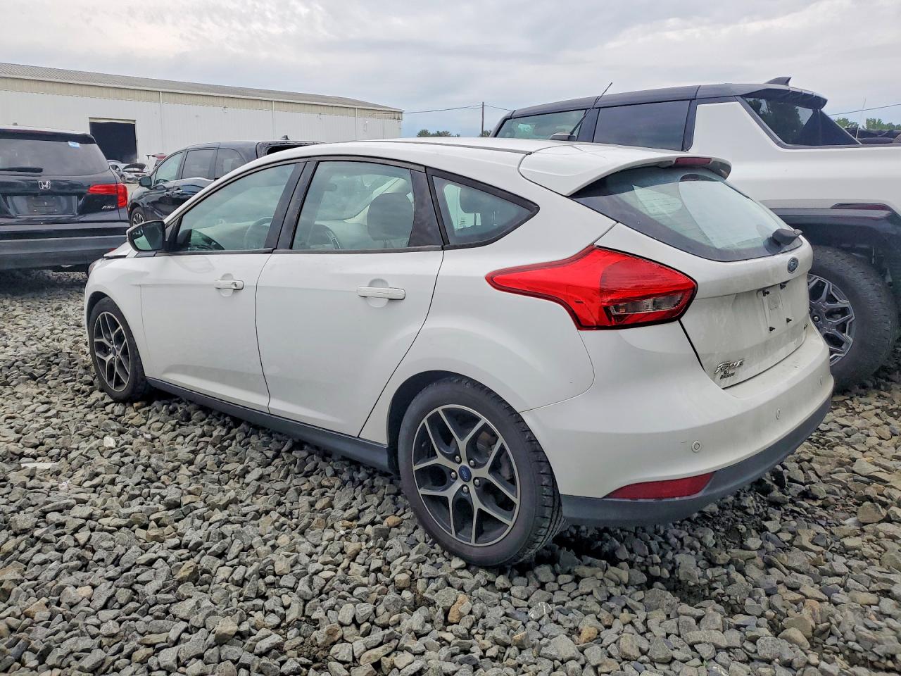 1FADP3M28HL330477 · 2017 FORD FOCUS · 2/12