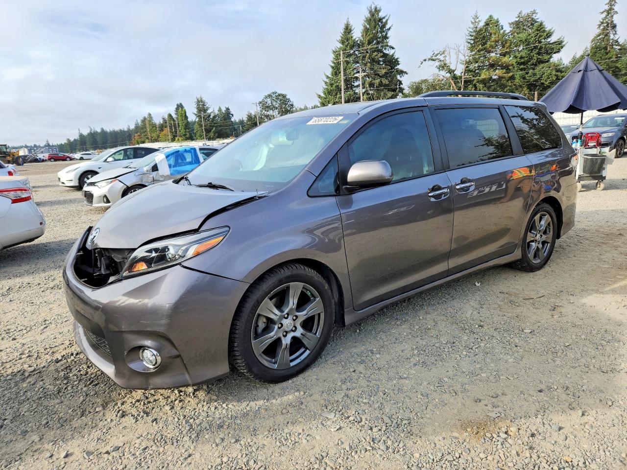 5TDXZ3DC3HS790459 · 2017 TOYOTA SIENNA
