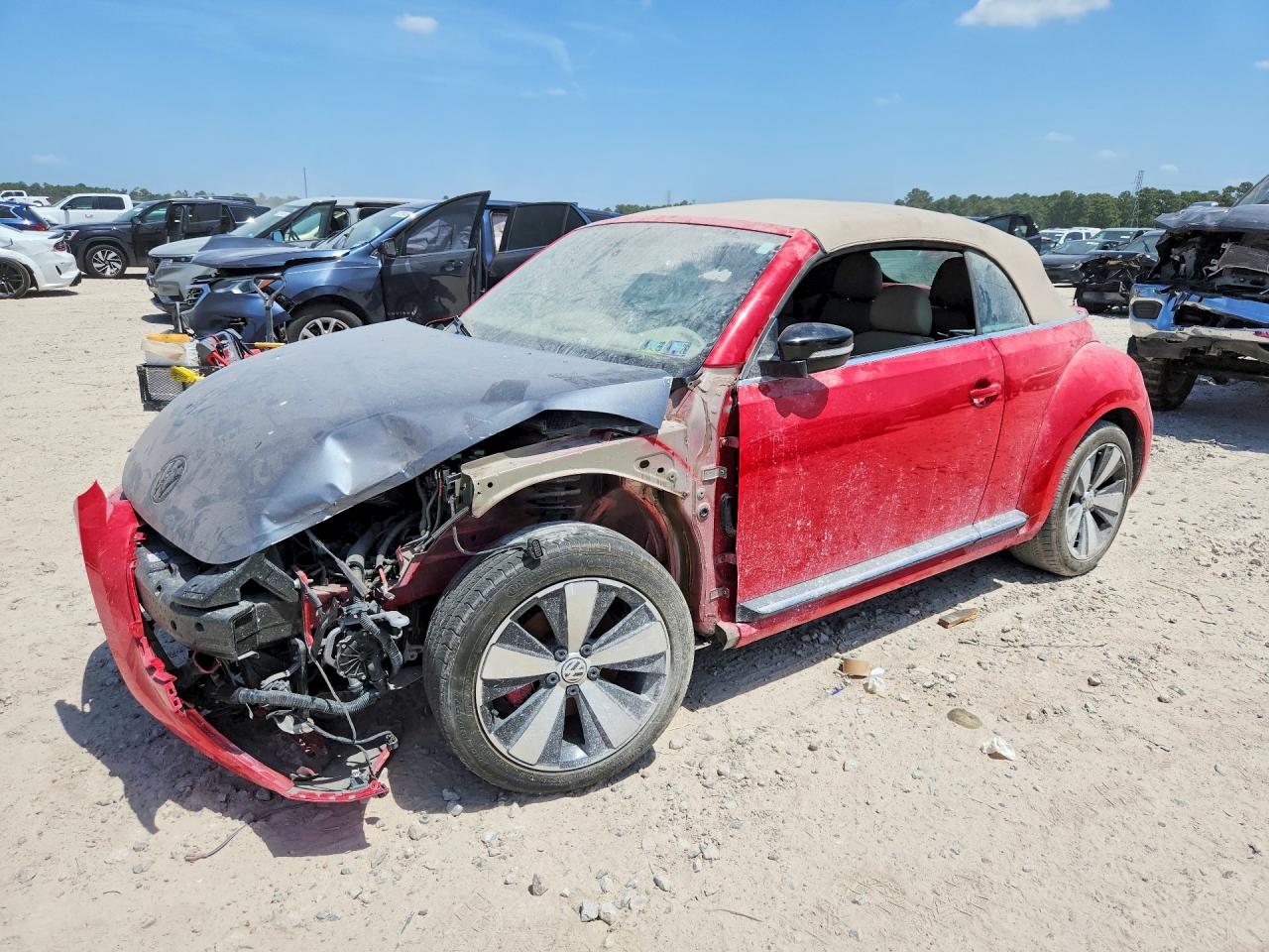 3VW7T7AT2FM810241 · 2015 VOLKSWAGEN BEETLE