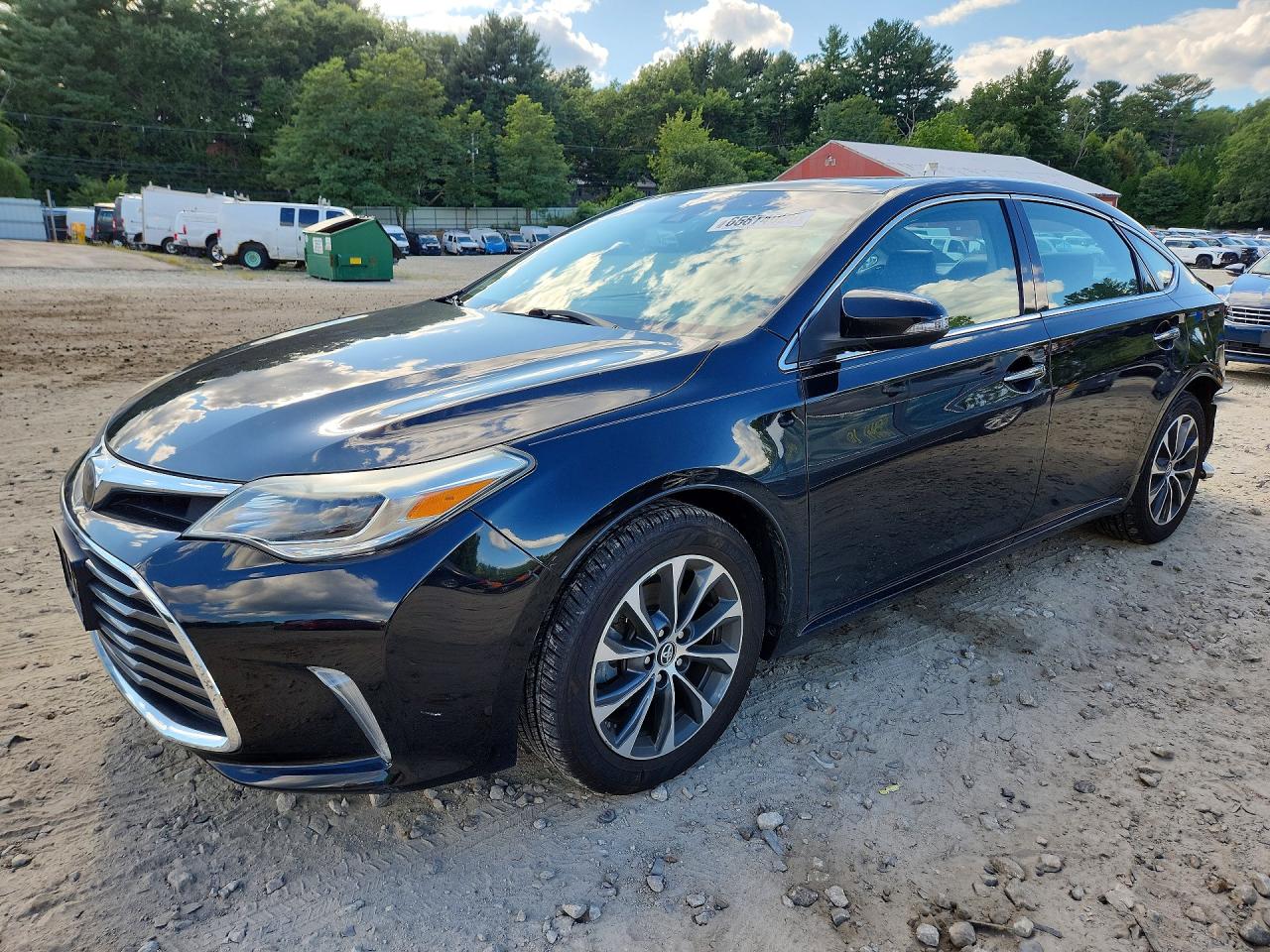 2018 TOYOTA AVALON