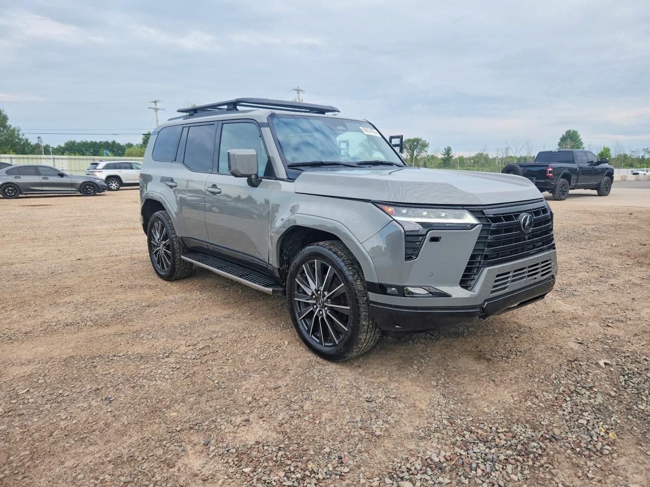 JTJVBCDX8R5017294 · 2024 LEXUS GX 550 · 4/14