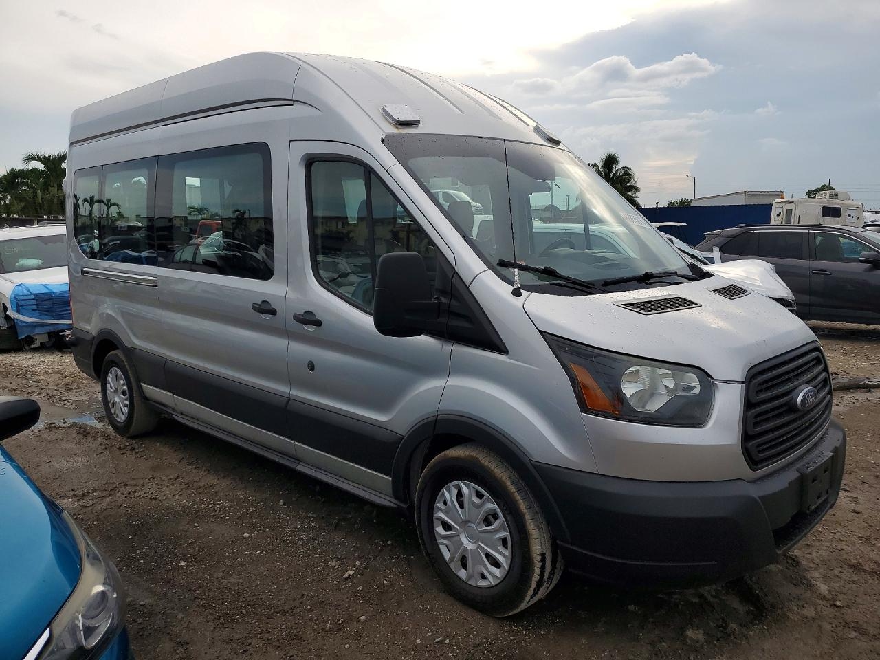 1FDZX2XM4GKB28582 · 2016 FORD TRANSIT · 4/13