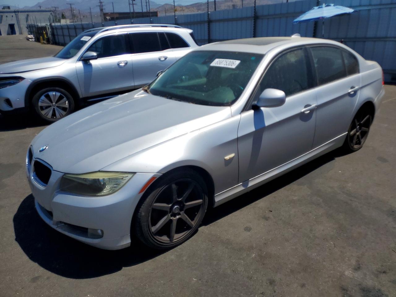 WBAPH57549NL77367 · 2009 BMW 328