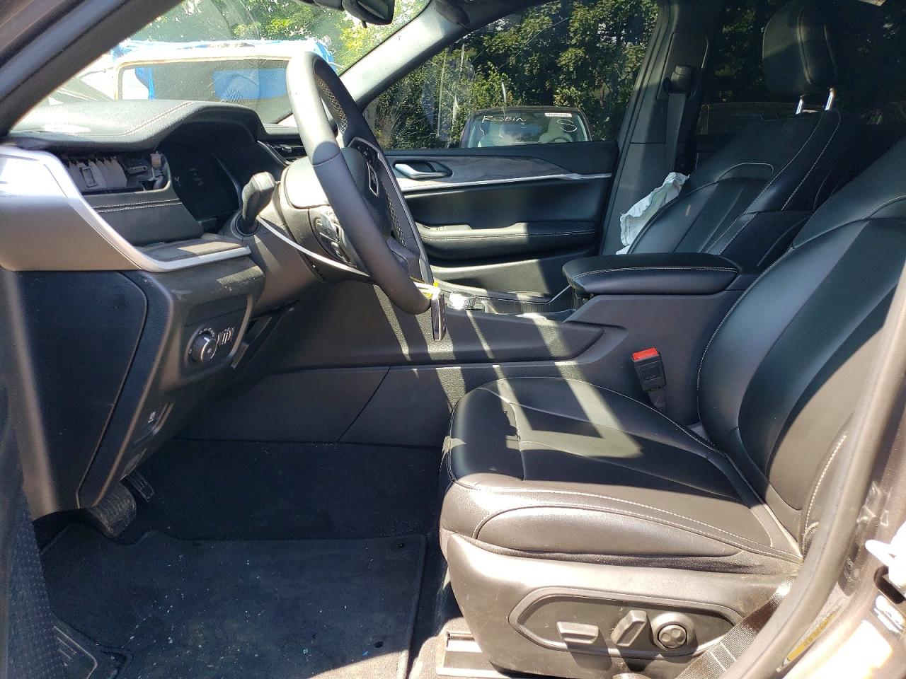 1C4RJKBGXR8593603 · 2024 JEEP GRAND CHEROKEE · 7/13