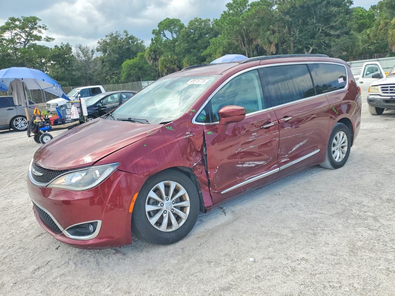 2C4RC1BG6HR534068 · 2017 CHRYSLER PACIFICA