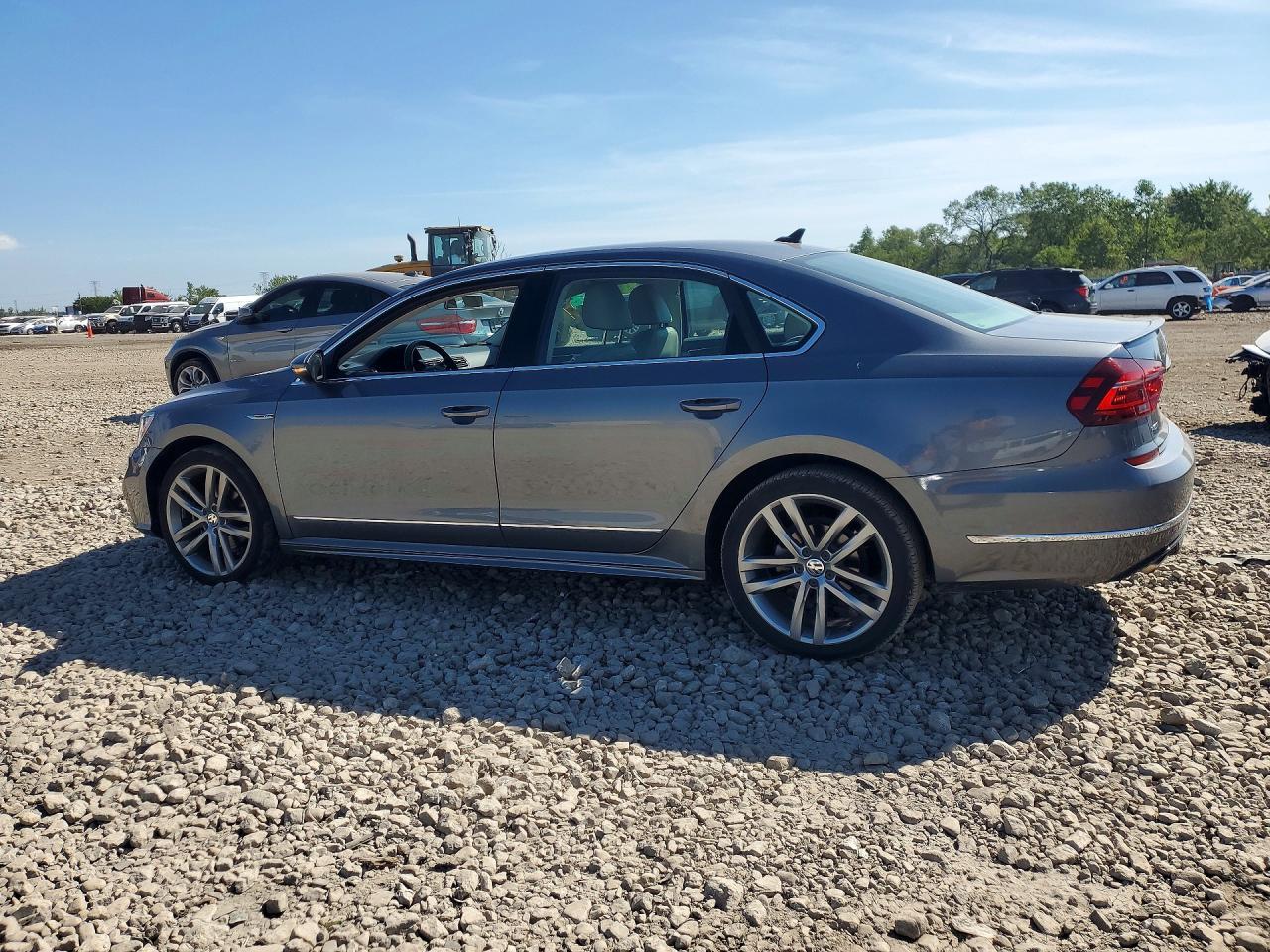 1VWDT7A3XHC081722 · 2017 VOLKSWAGEN PASSAT · 2/12