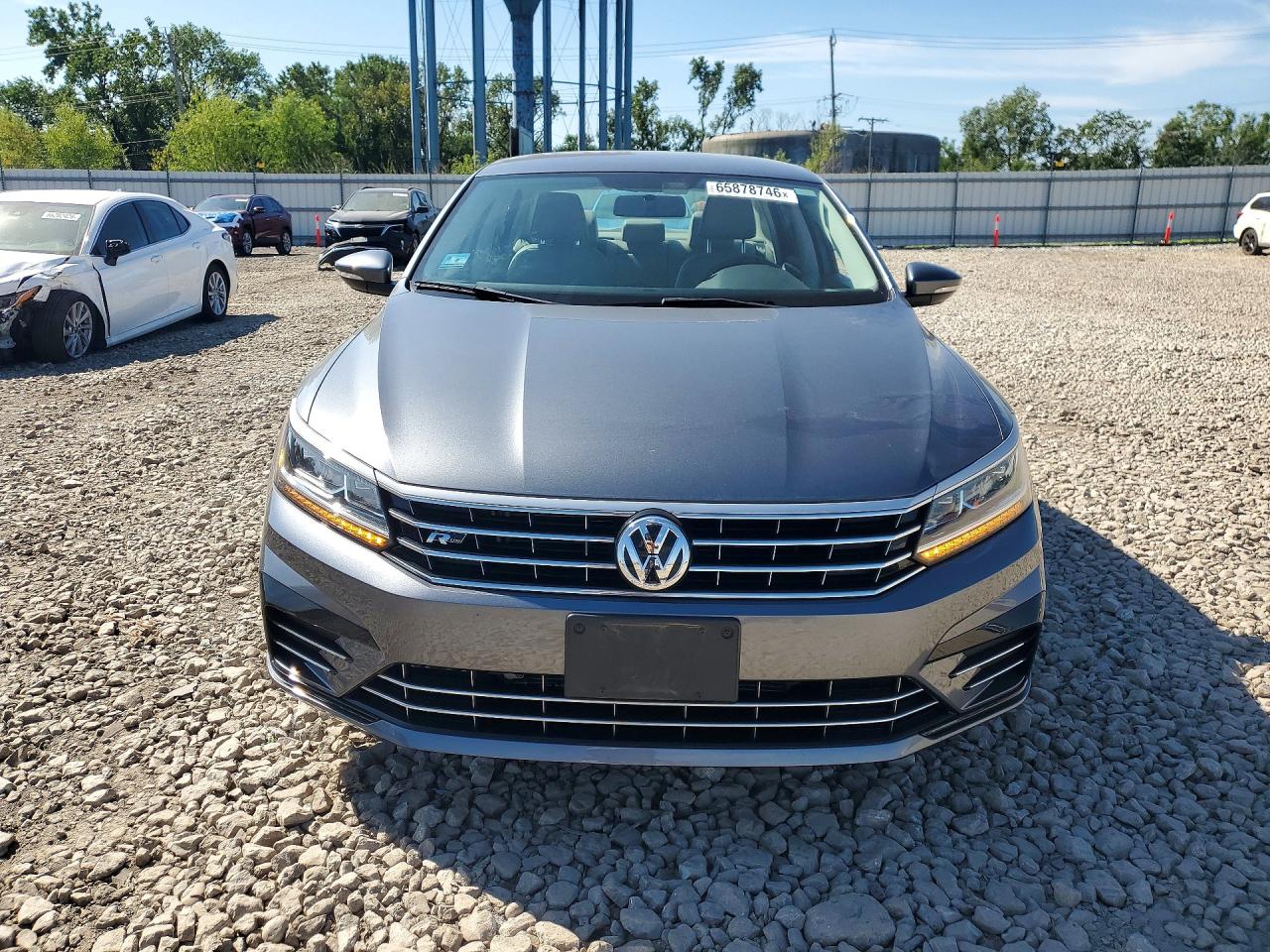 1VWDT7A3XHC081722 · 2017 VOLKSWAGEN PASSAT · 5/12