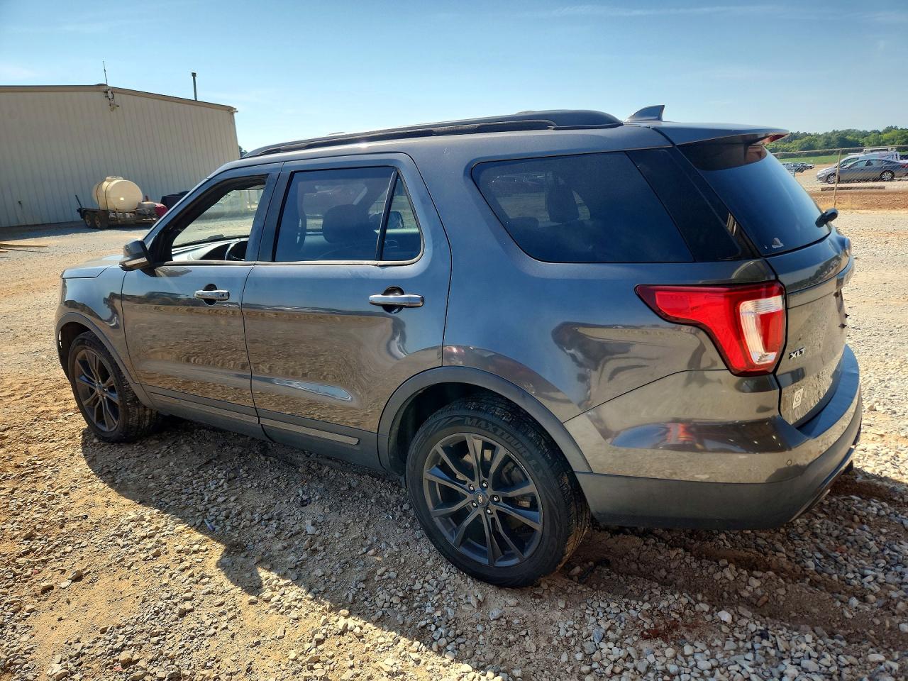 1FM5K8D81HGD03415 · 2017 FORD EXPLORER · 2/13