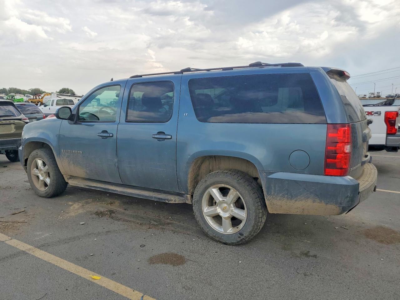 1GNFK26399R226345 · 2009 CHEVROLET SUBURBAN · 2/13