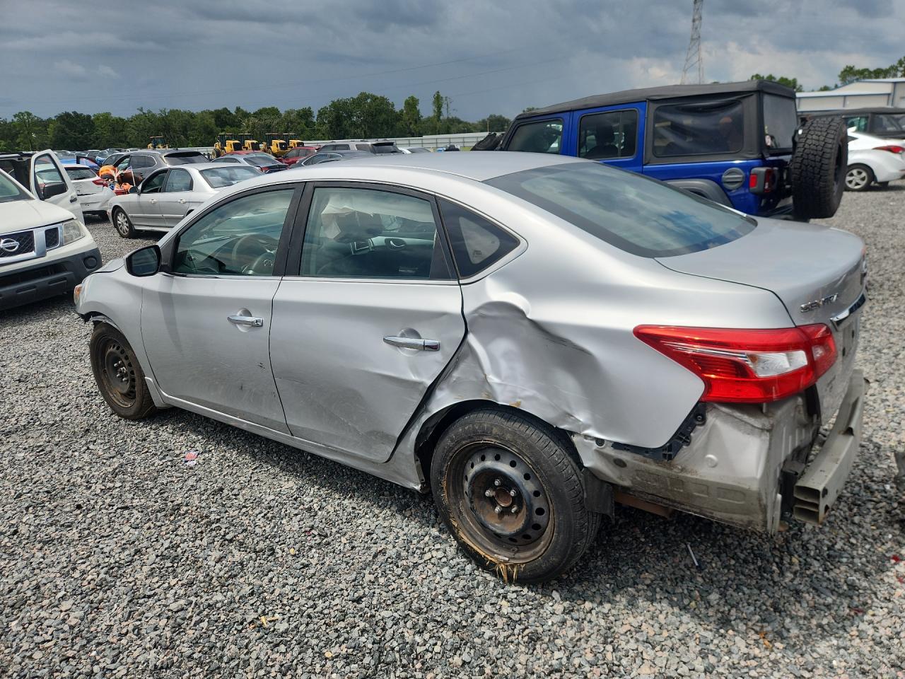 3N1AB7AP6GY306206 · 2016 NISSAN SENTRA · 2/13