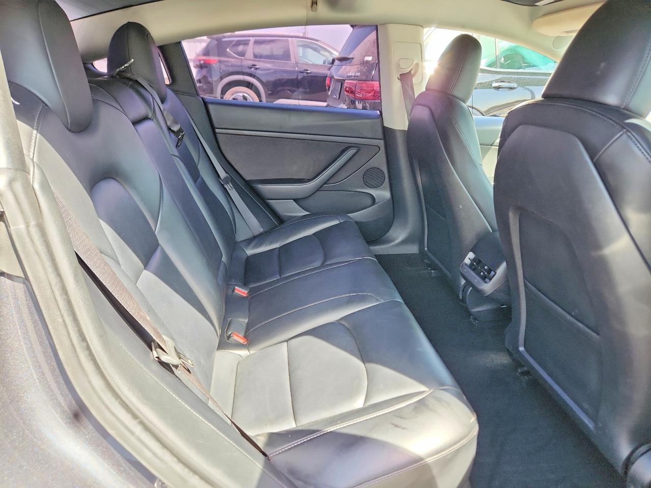 5YJ3E1EB8PF637387 · 2023 TESLA MODEL 3 · 10/12