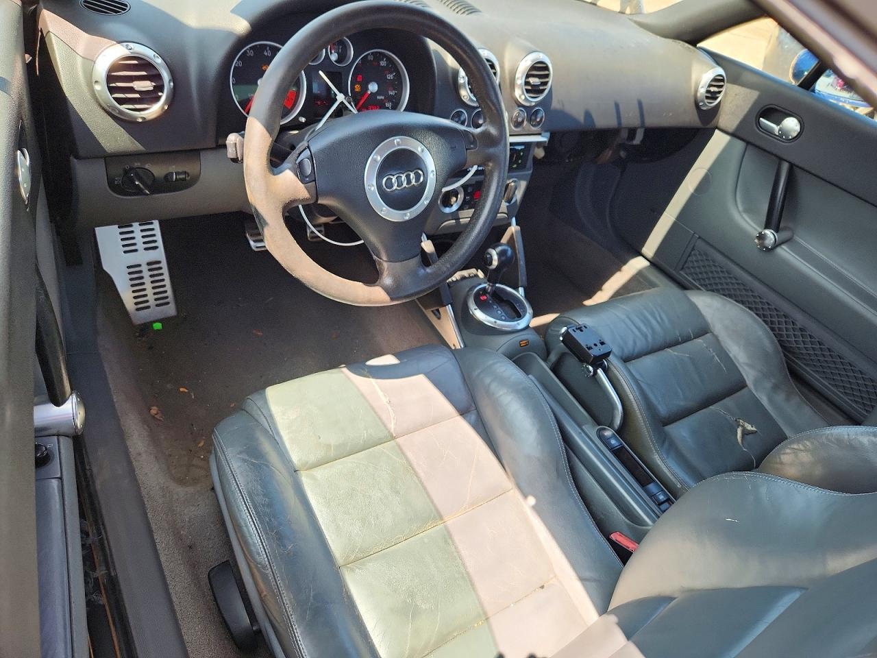 TRUTC28N031005607 · 2003 AUDI TT · 8/12