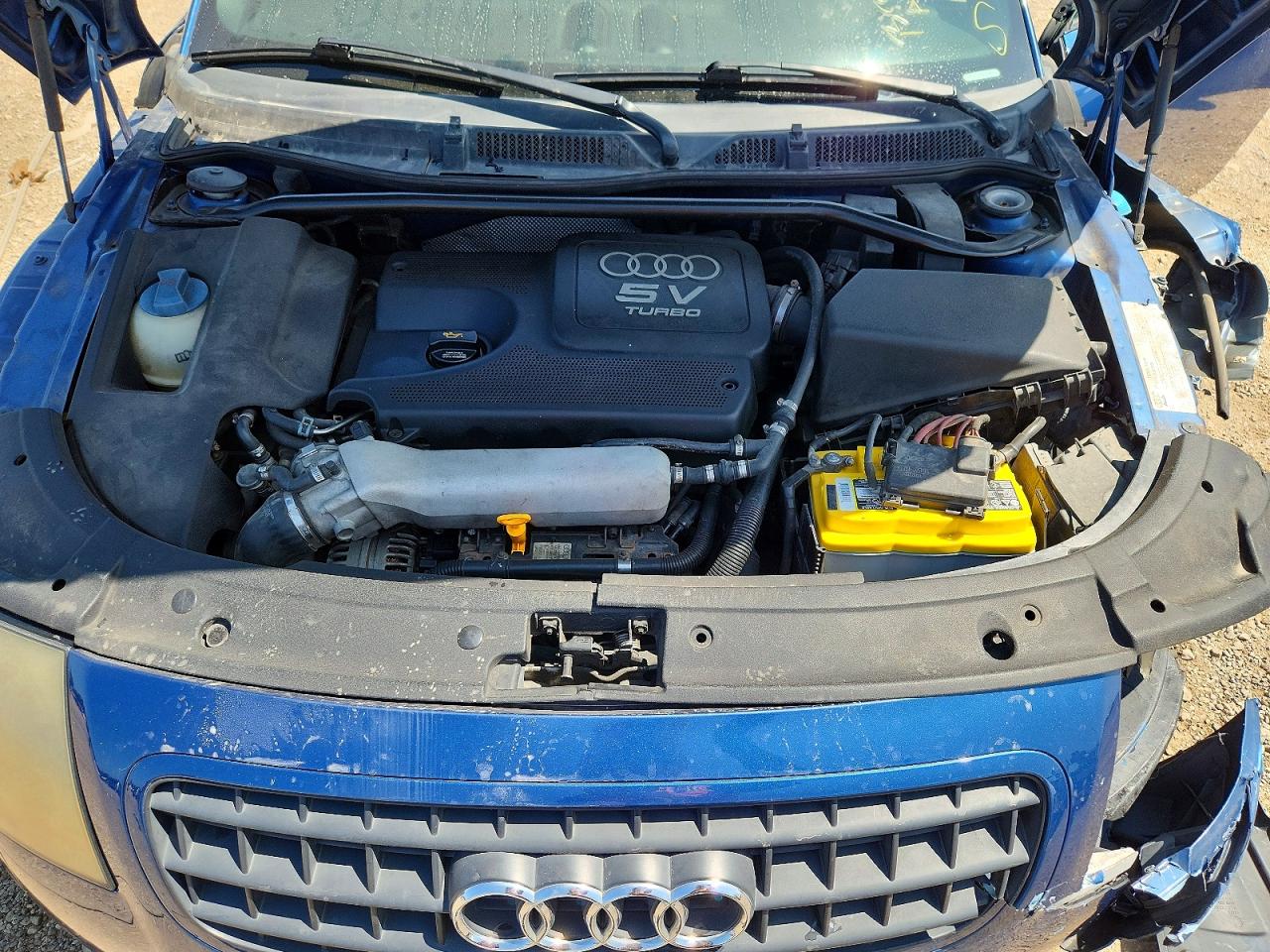 TRUTC28N031005607 · 2003 AUDI TT · 11/12