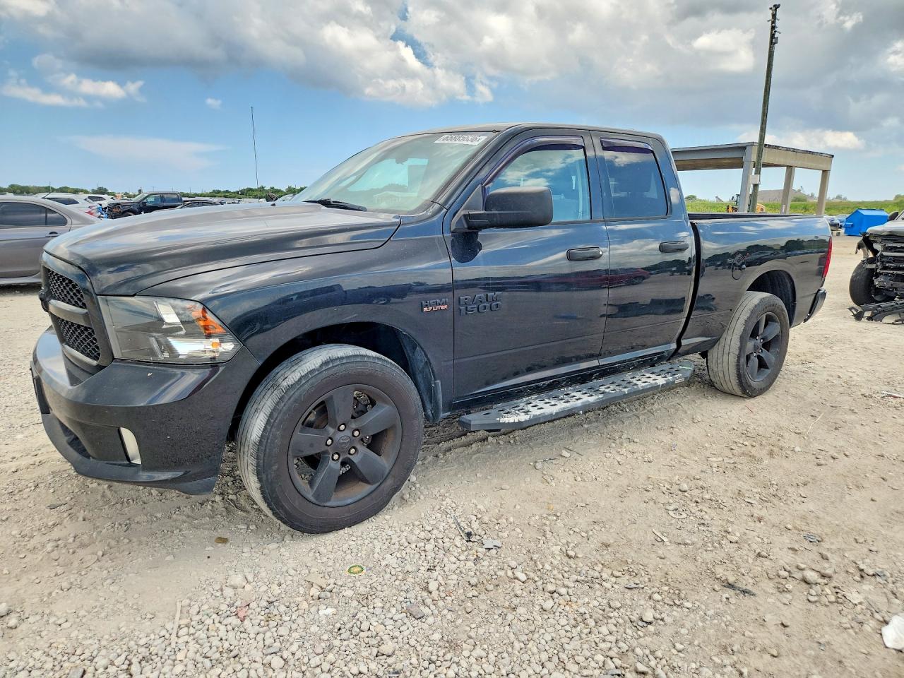 1C6RR7FT1JS309724 · 2018 RAM 1500