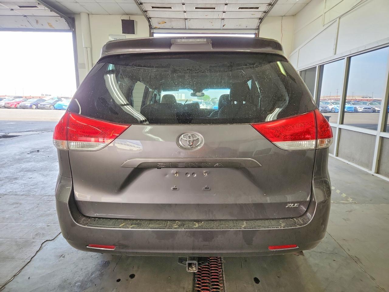 5TDYK3DCXES522402 · 2014 TOYOTA SIENNA · 6/13