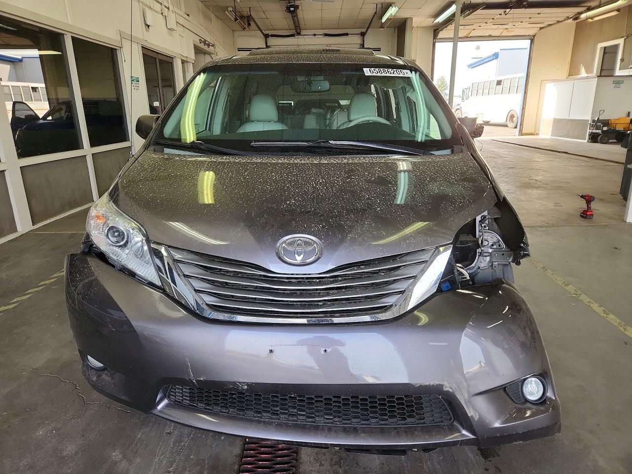 5TDYK3DCXES522402 · 2014 TOYOTA SIENNA · 5/13