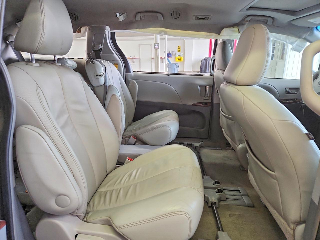 5TDYK3DCXES522402 · 2014 TOYOTA SIENNA · 11/13