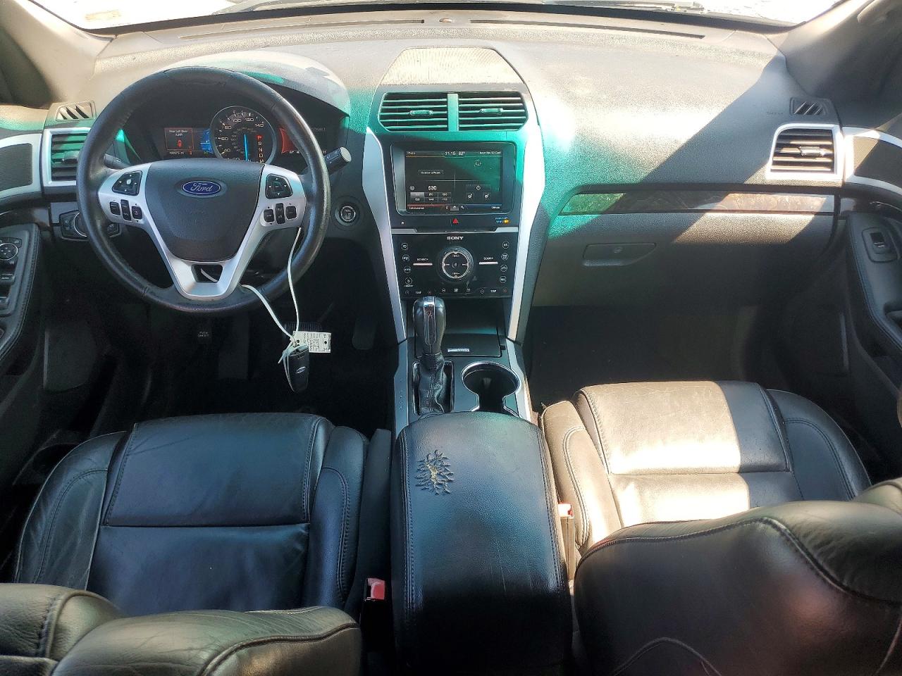 1FM5K8F86FGA56483 · 2015 FORD EXPLORER · 8/13