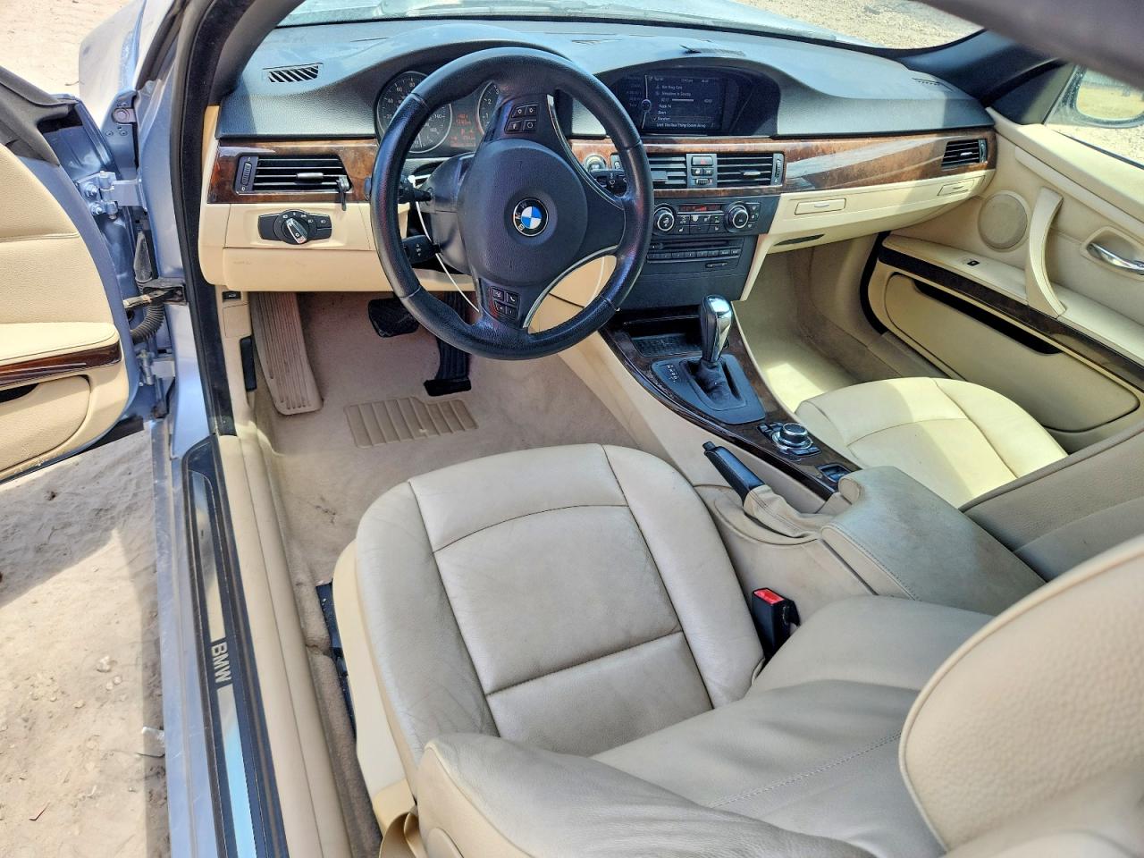 WBAWL1C55APX27381 · 2010 BMW 328 · 8/12