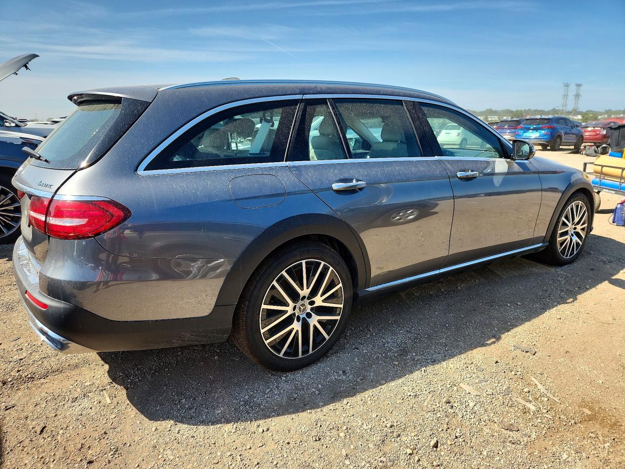 W1KZH6AB5NB060179 · 2022 MERCEDES-BENZ E · 3/13