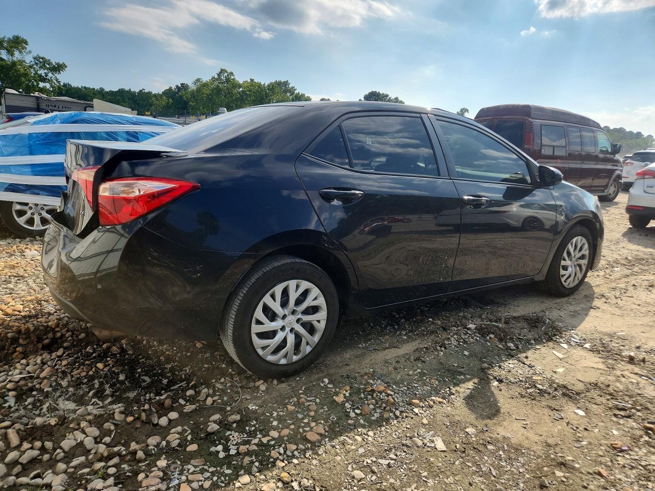2T1BURHE1JC016233 · 2018 TOYOTA COROLLA · 3/12