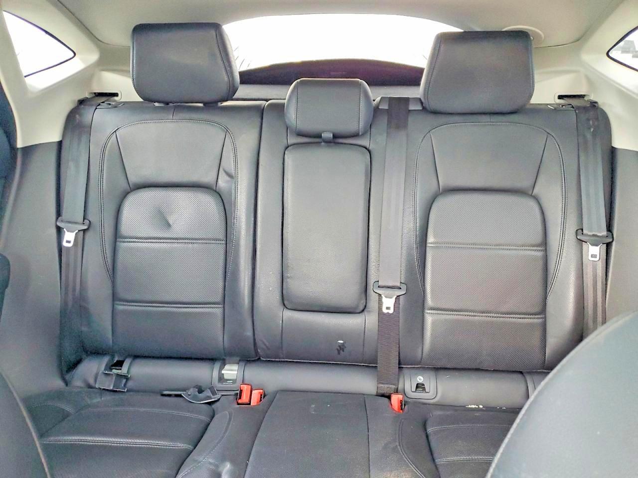 SADFJ2FX9K1Z62984 · 2019 JAGUAR E-PACE · 10/14