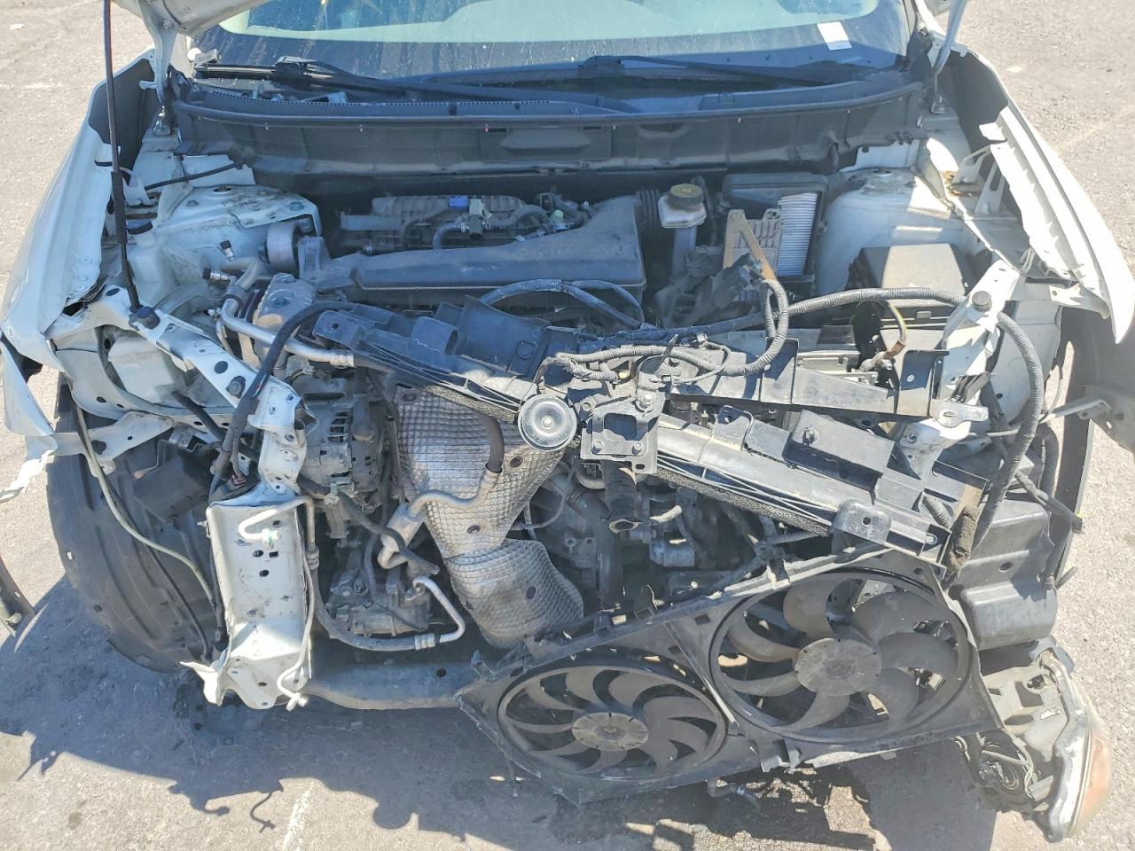 KNMAT2MV0GP636027 · 2016 NISSAN ROGUE · 12/13