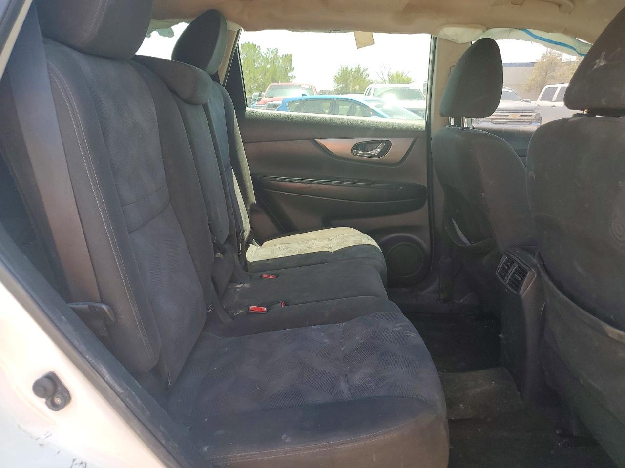 KNMAT2MV0GP636027 · 2016 NISSAN ROGUE · 11/13