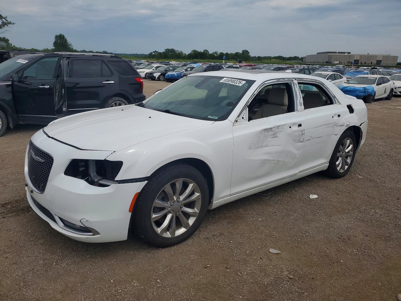 2C3CCAKG9GH235687 · 2016 CHRYSLER 300C