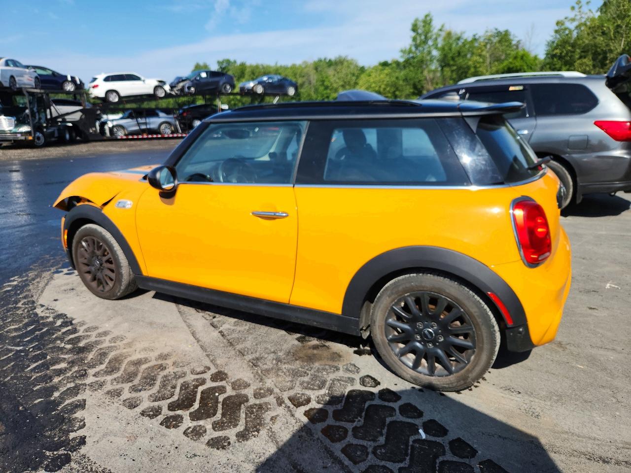 WMWXP7C51J2A48817 · 2018 MINI COOPER · 2/12