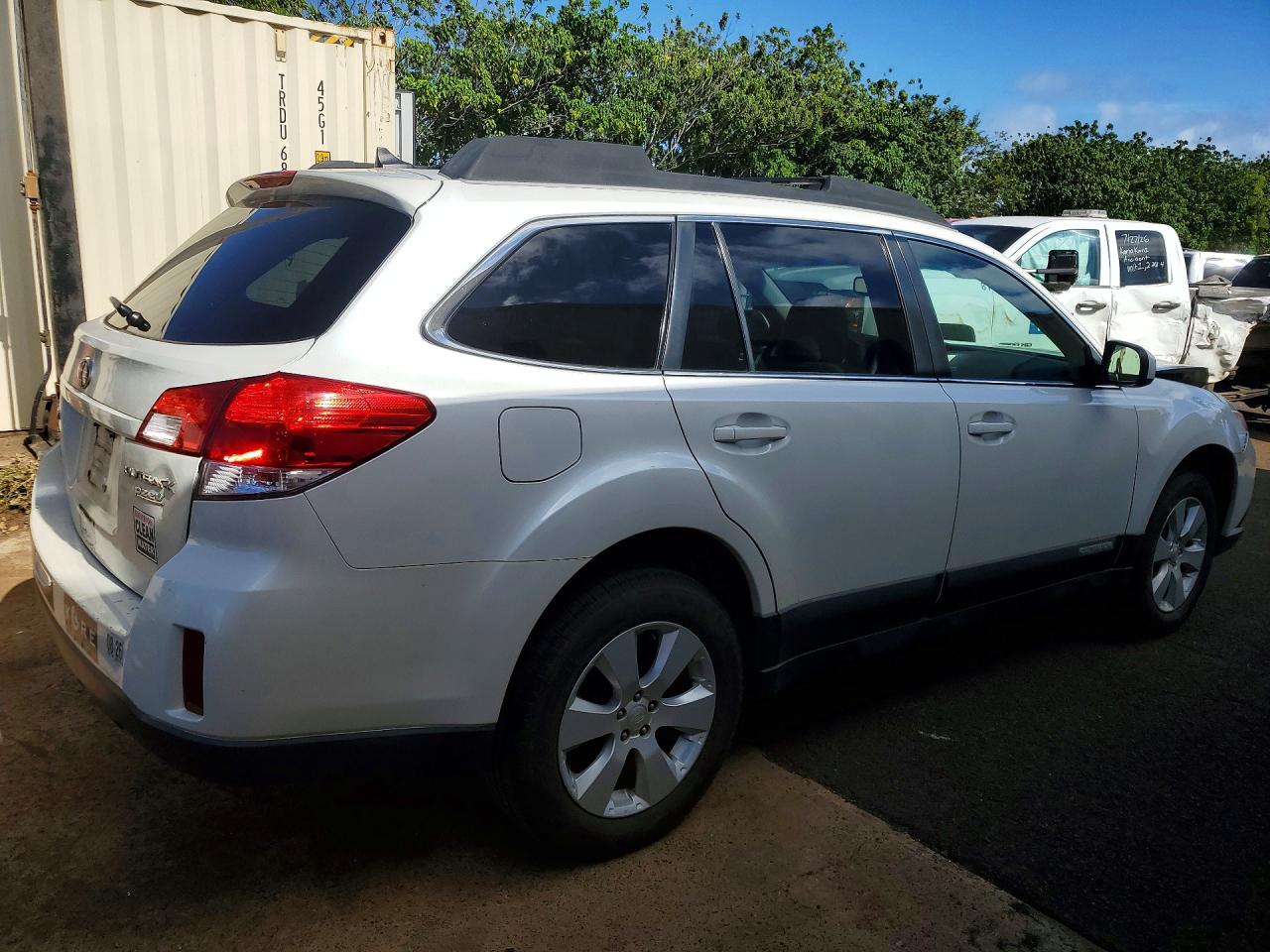 4S4BRBLC1B3418208 · 2011 SUBARU OUTBACK · 3/13