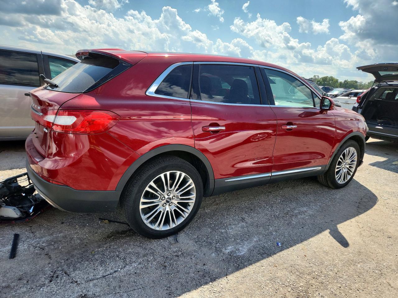 2LMPJ8LR4GBL67142 · 2016 LINCOLN MKX · 3/13