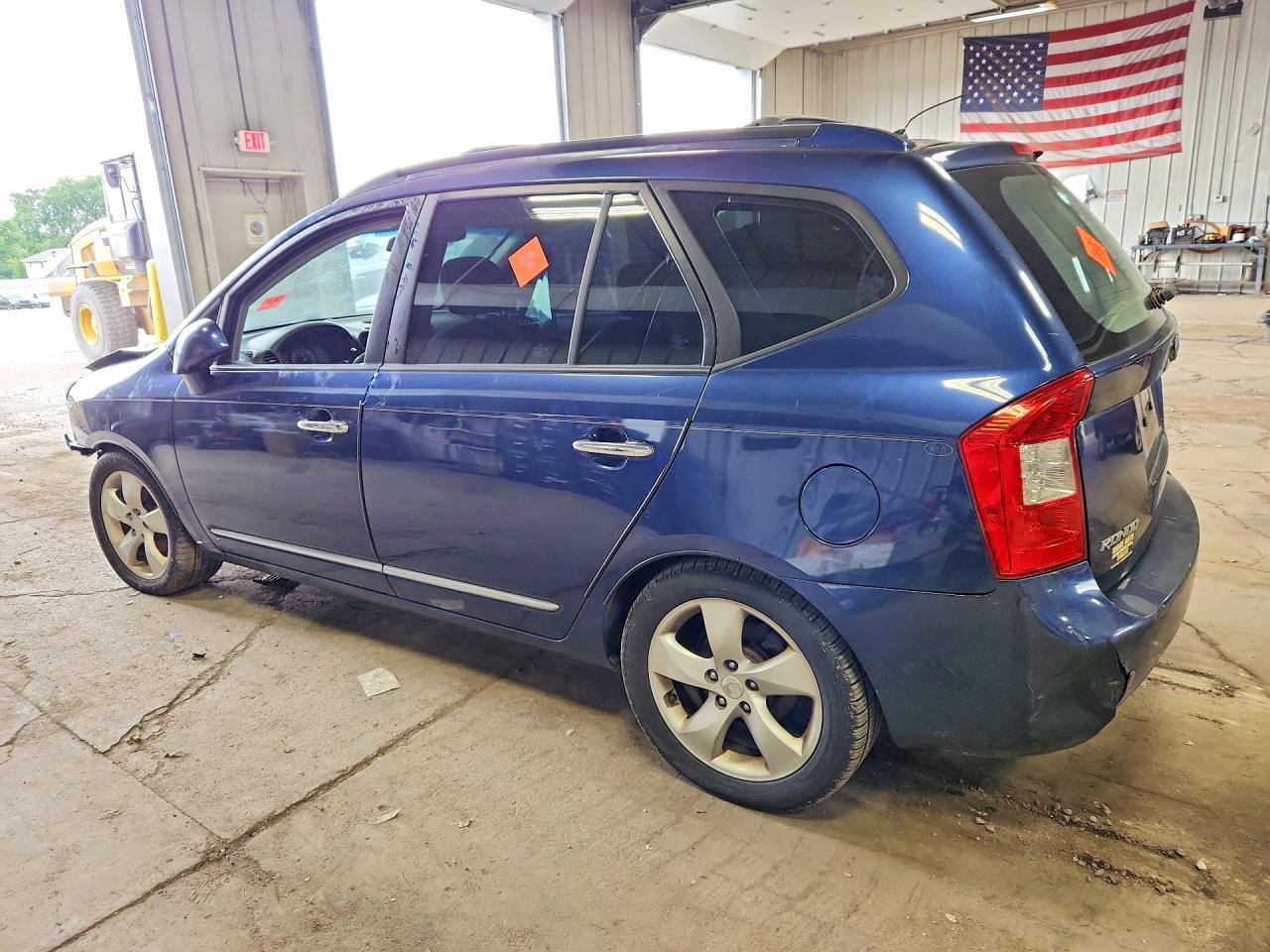 KNAFG526077118598 · 2007 KIA RONDO · 2/12