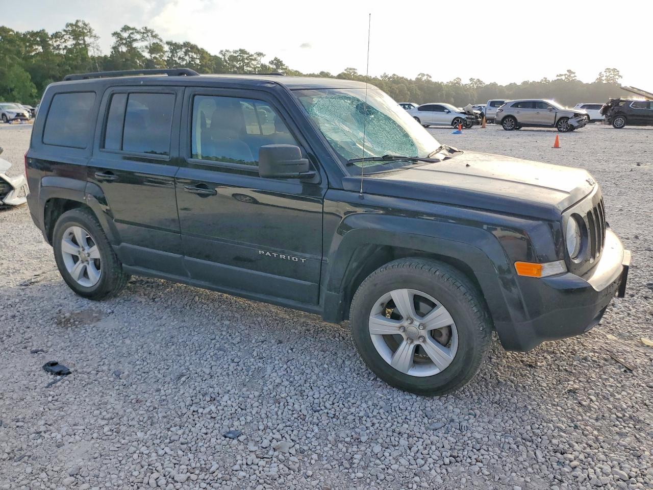 1C4NJPBB8HD208013 · 2017 JEEP PATRIOT · 4/13