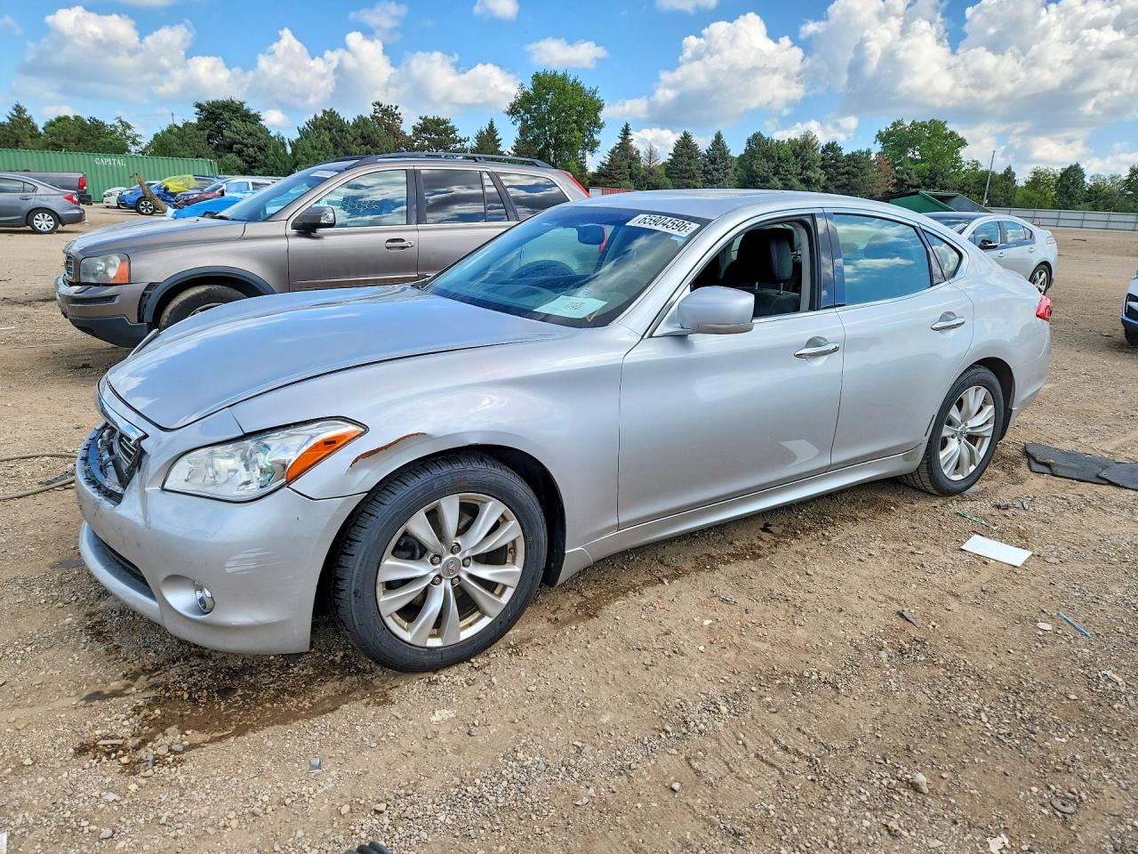 2011 INFINITI M37