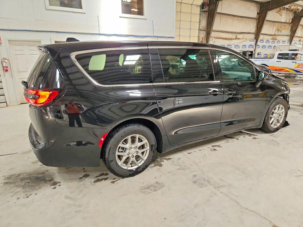 2C4RC1BG0VR563237 · 2027 CHRYSLER PACIFICA · 3/14