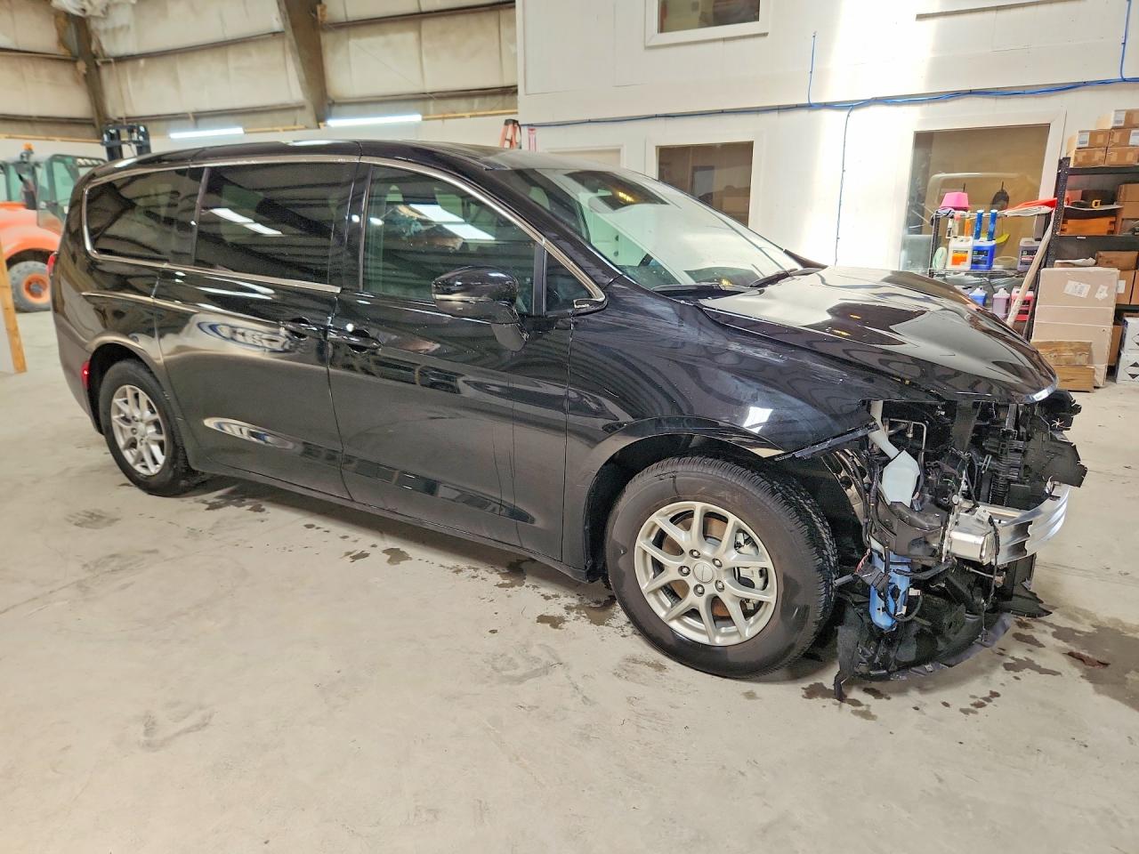 2C4RC1BG0VR563237 · 2027 CHRYSLER PACIFICA · 4/14