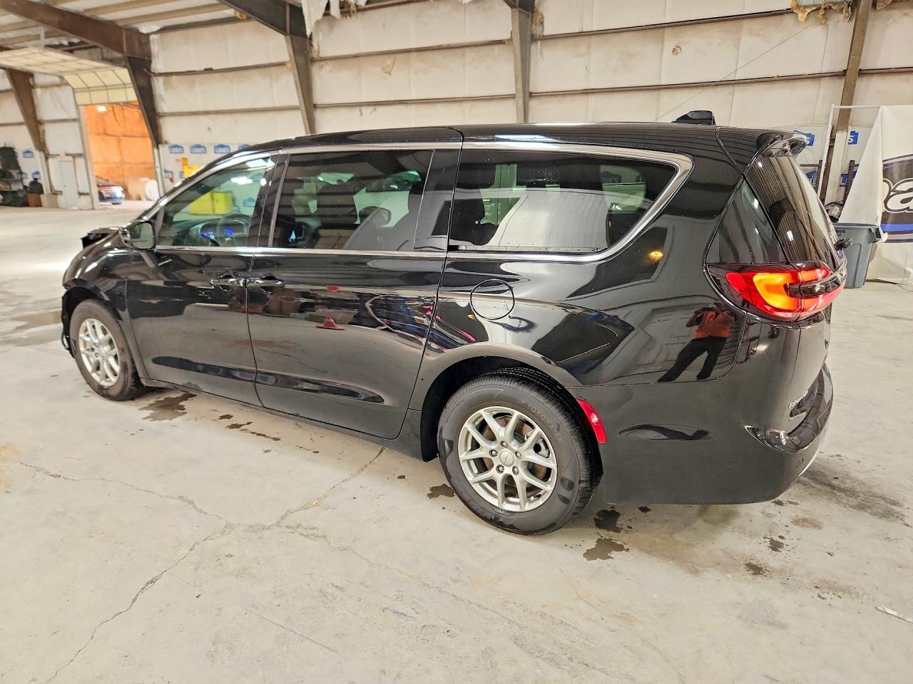 2C4RC1BG0VR563237 · 2027 CHRYSLER PACIFICA · 2/14