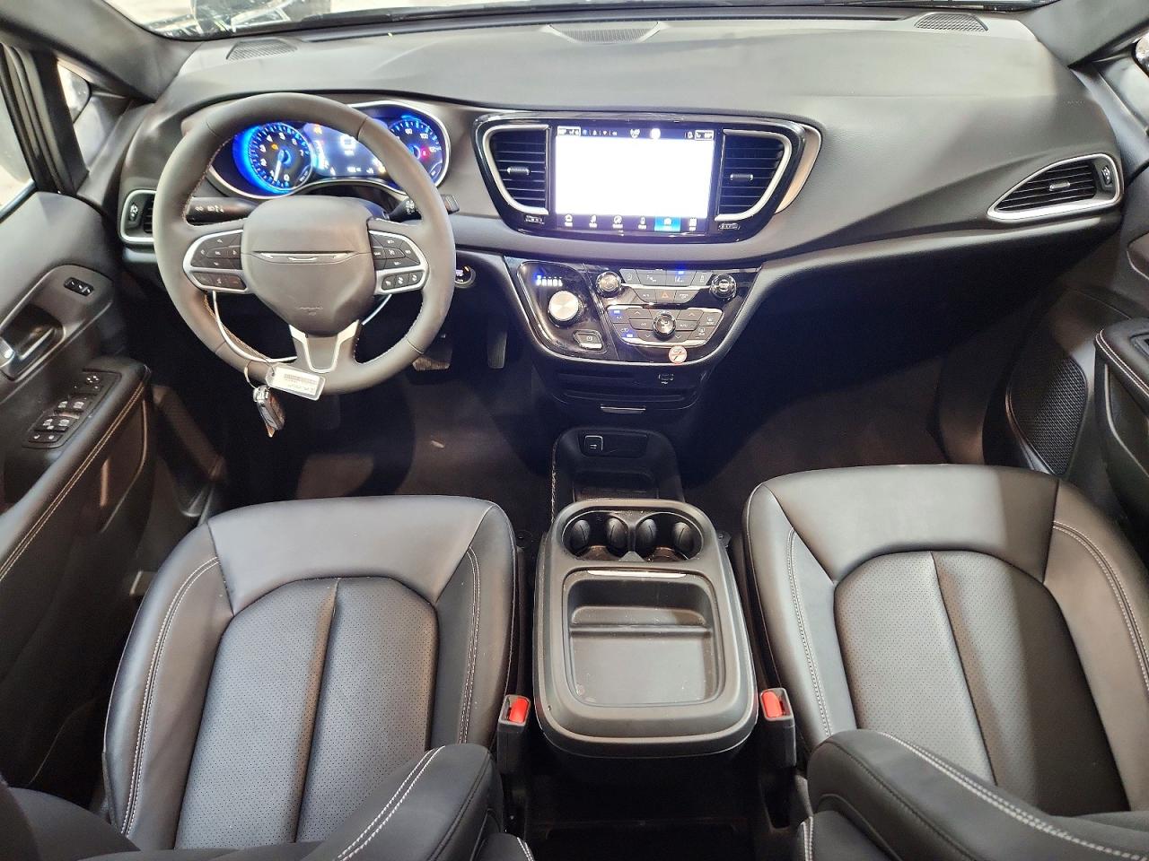 2C4RC1BG0VR563237 · 2027 CHRYSLER PACIFICA · 8/14