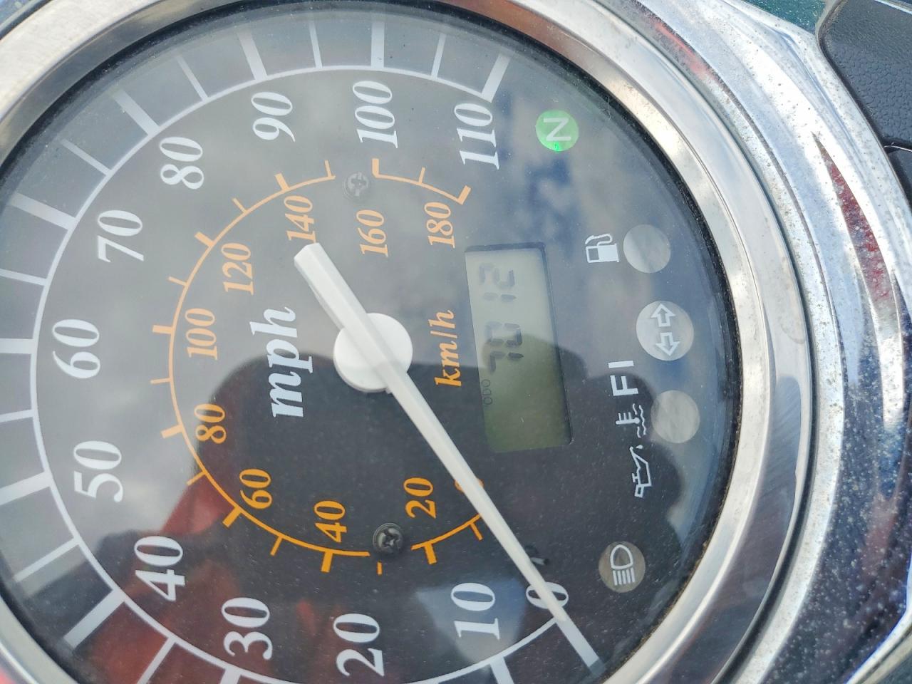 JS1VS55A752113805 · 2005 SUZUKI C50 · 7/9
