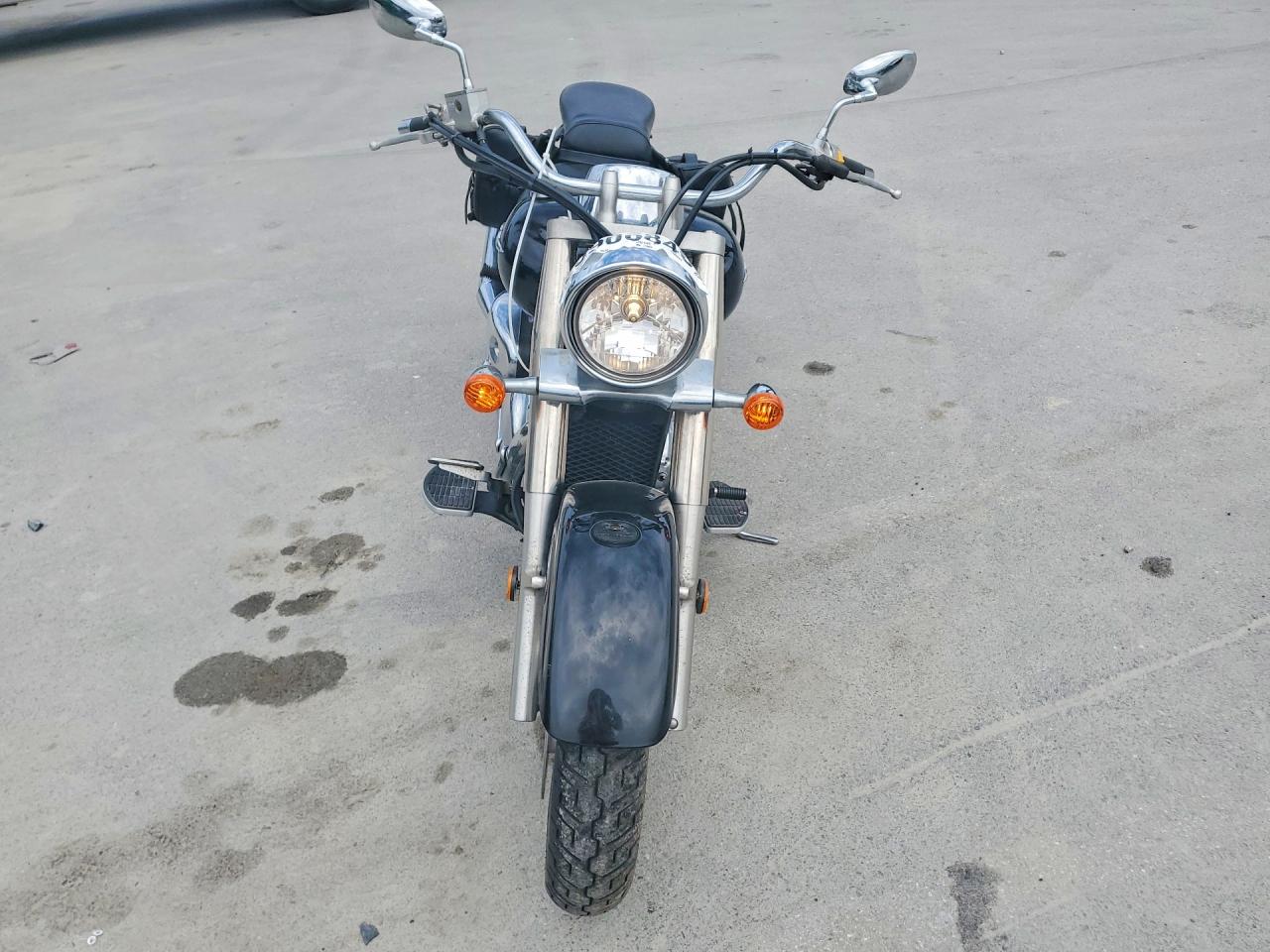 JS1VS55A752113805 · 2005 SUZUKI C50 · 2/9
