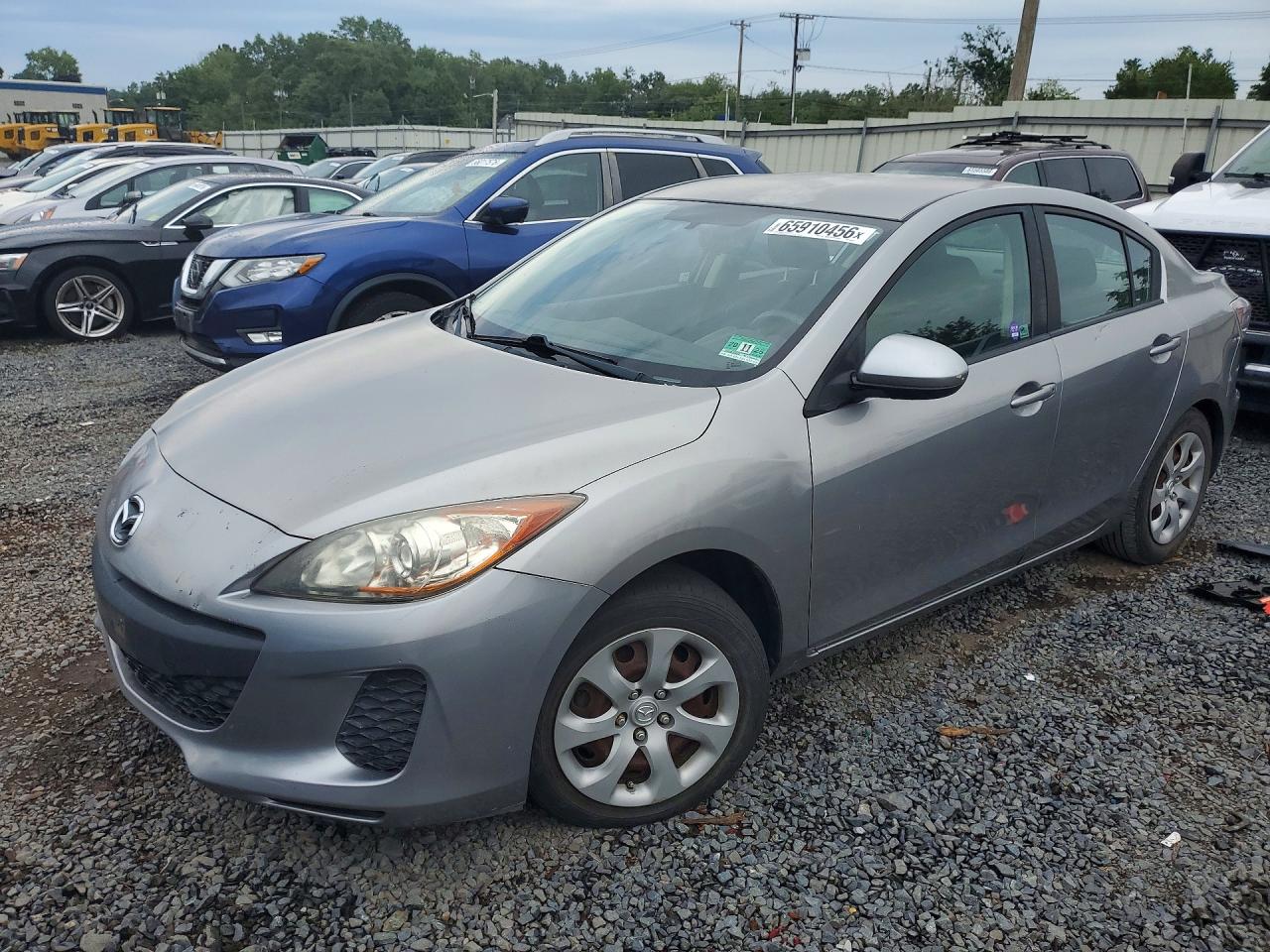 JM1BL1UG8C1506770 · 2012 MAZDA 3