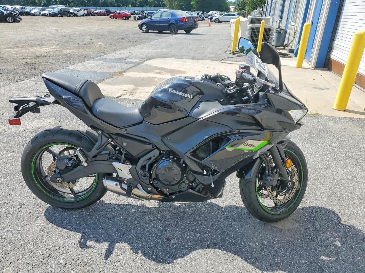 ML5EXER13SDAE6372 · 2025 KAWASAKI EX650